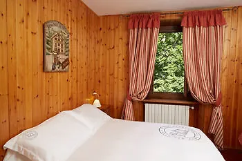 Dei Camosci מלון 3*